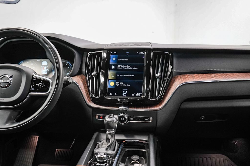 Thumbnail: 2021 Volvo XC60 - 9