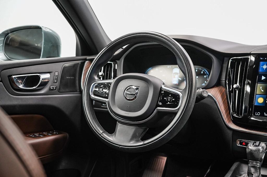 Thumbnail: 2021 Volvo XC60 - 13