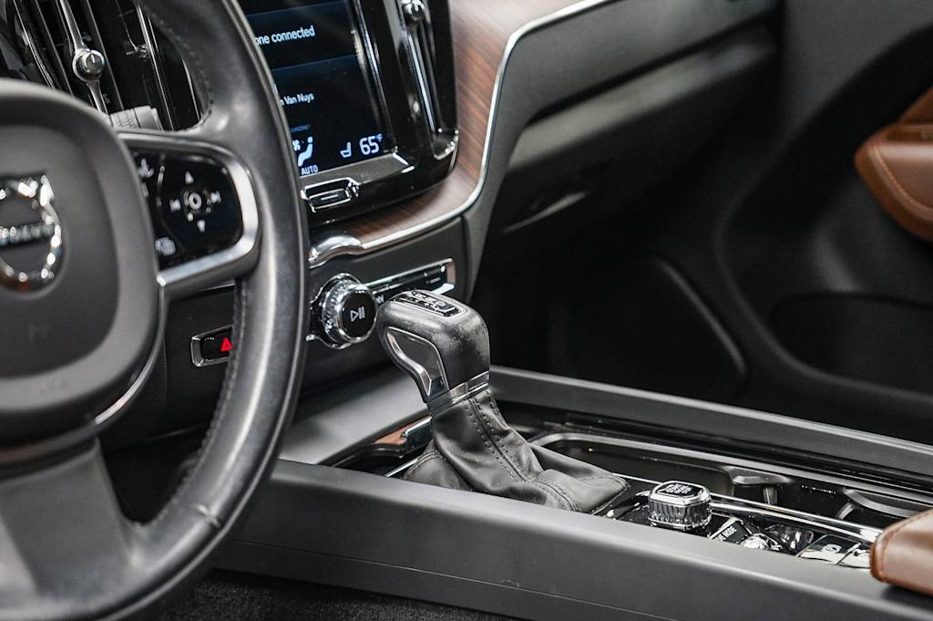 Thumbnail: 2021 Volvo XC60 - 16