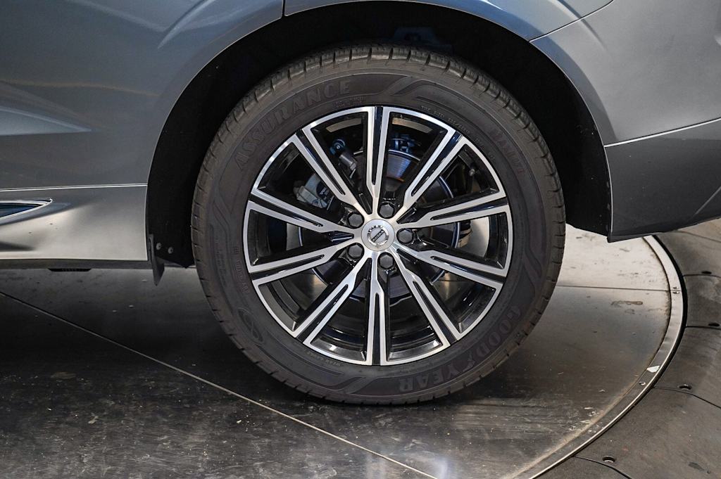 Thumbnail: 2021 Volvo XC60 - 22