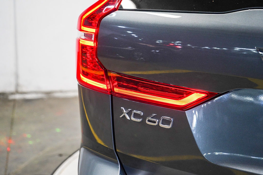Thumbnail: 2021 Volvo XC60 - 23