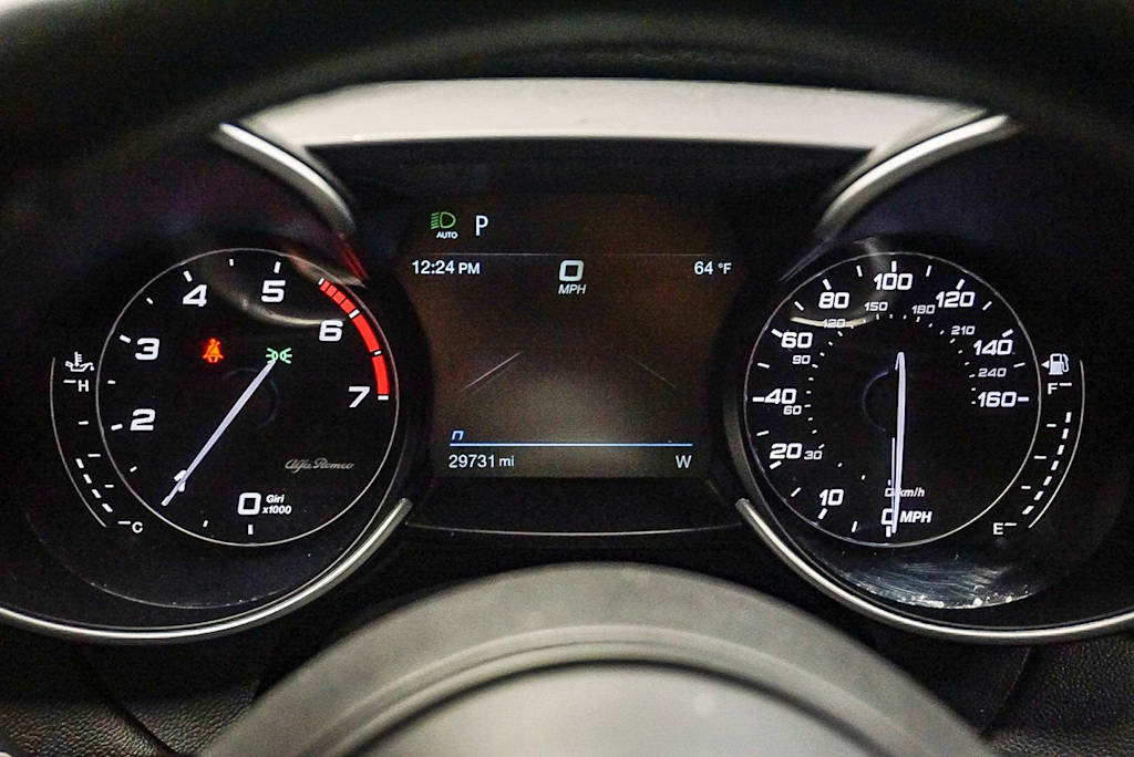 Thumbnail: 2022 Alfa Romeo Giulia - 14