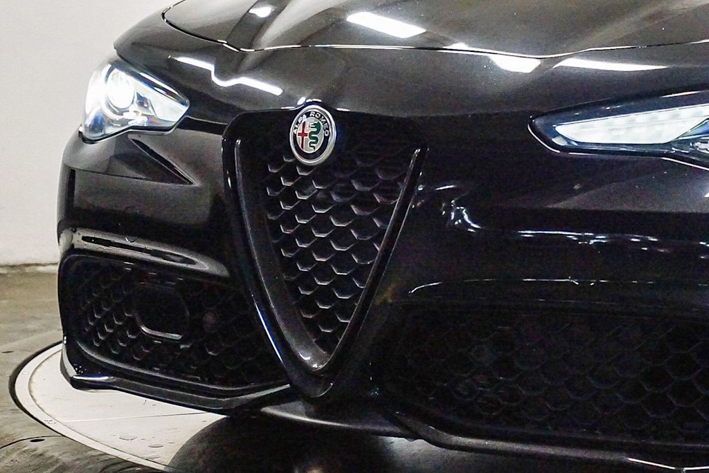 Thumbnail: 2022 Alfa Romeo Giulia - 2