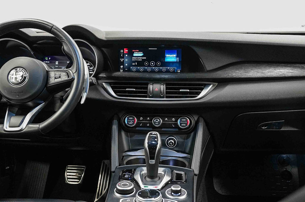 Thumbnail: 2023 Alfa Romeo Stelvio - 7