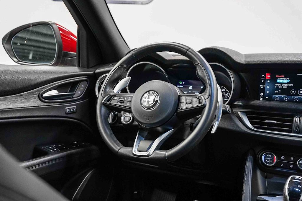 Thumbnail: 2023 Alfa Romeo Stelvio - 11