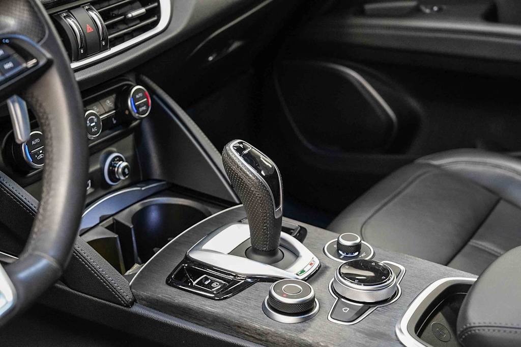 Thumbnail: 2023 Alfa Romeo Stelvio - 14