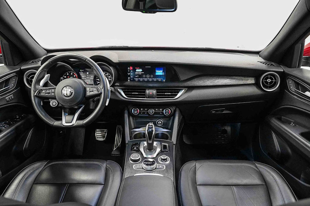 Thumbnail: 2023 Alfa Romeo Stelvio - 2