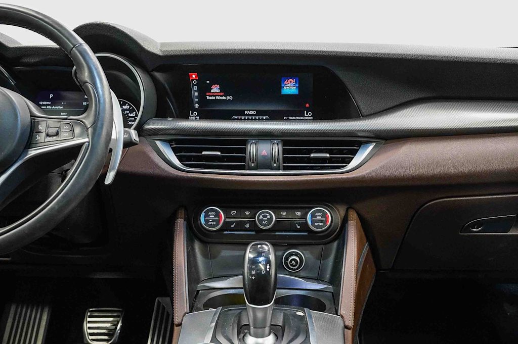 Thumbnail: 2019 Alfa Romeo Stelvio - 9