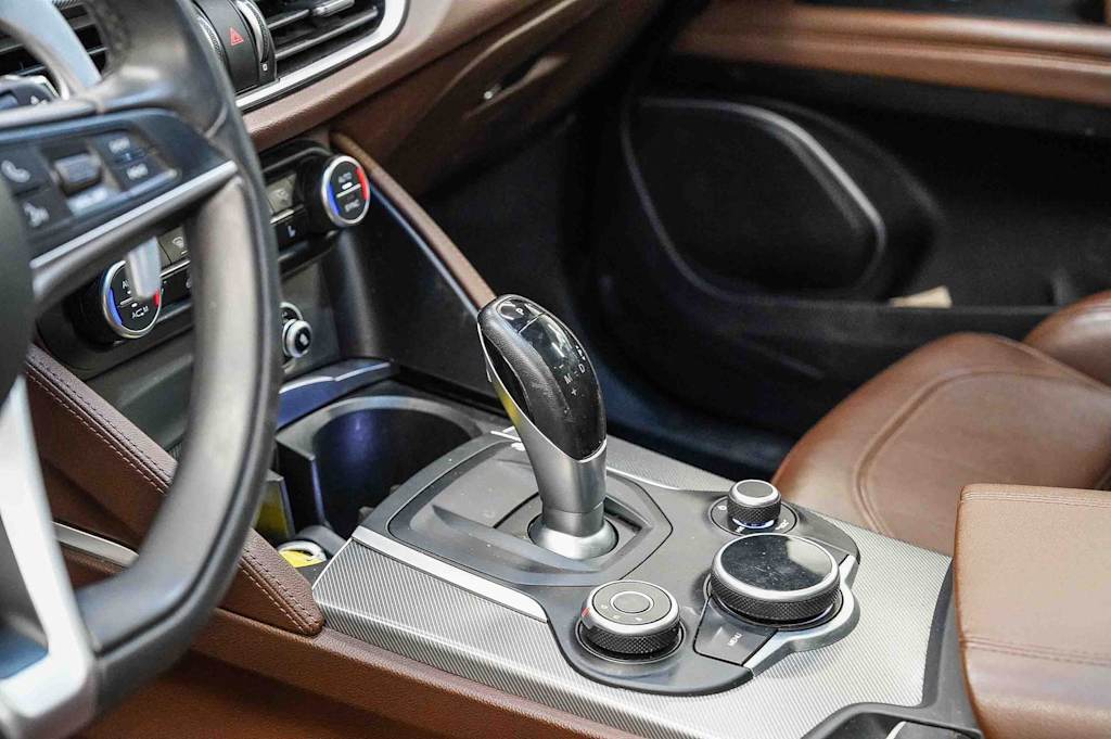 Thumbnail: 2019 Alfa Romeo Stelvio - 16