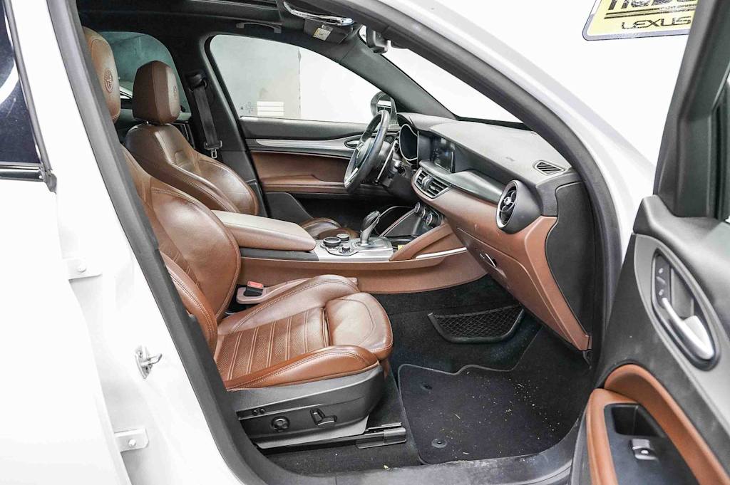 Thumbnail: 2019 Alfa Romeo Stelvio - 10