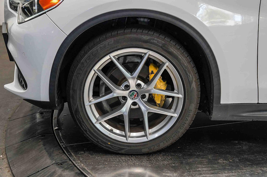 Thumbnail: 2019 Alfa Romeo Stelvio - 7