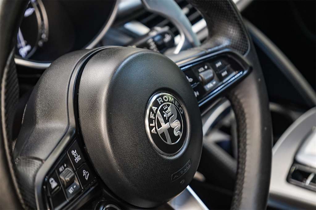 Thumbnail: 2022 Alfa Romeo Stelvio - 26