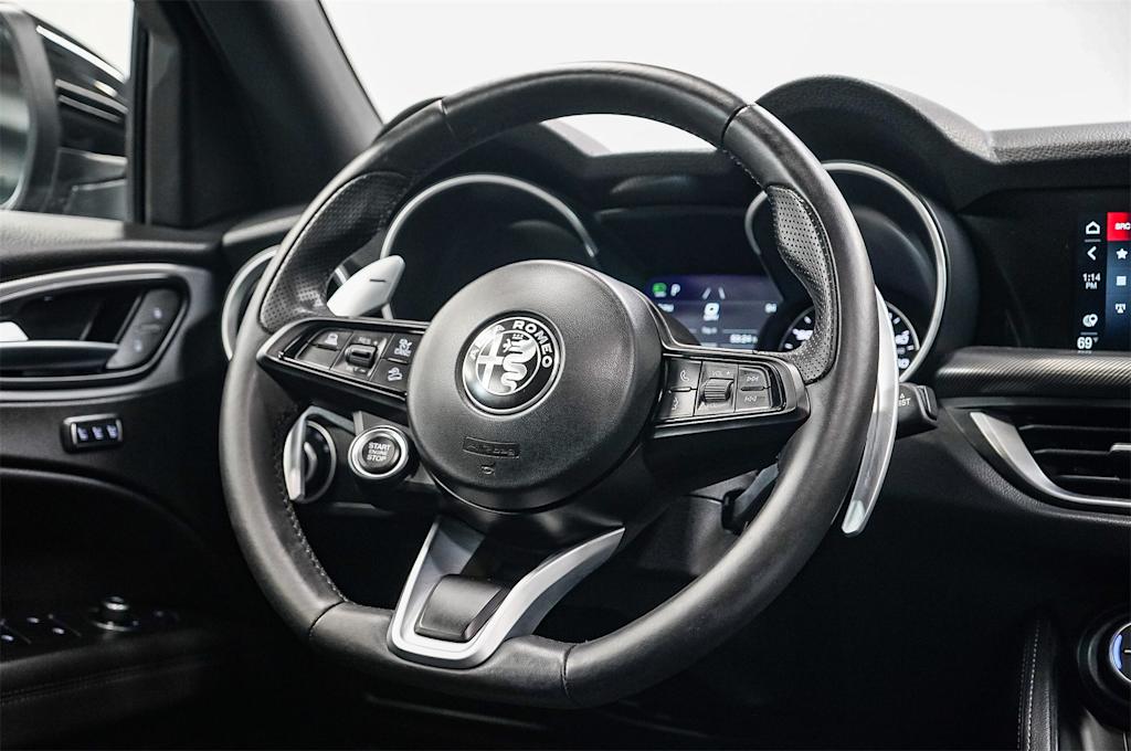Thumbnail: 2022 Alfa Romeo Stelvio - 13