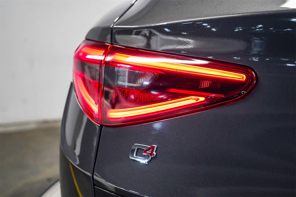 Thumbnail: 2022 Alfa Romeo Stelvio - 23