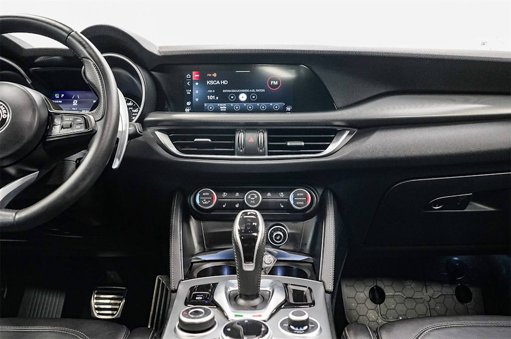 Thumbnail: 2022 Alfa Romeo Stelvio - 9
