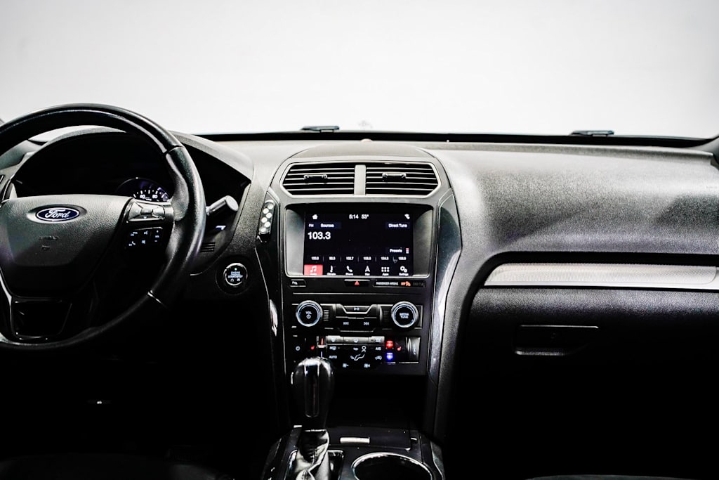 Thumbnail: 2019 Ford Explorer - 8