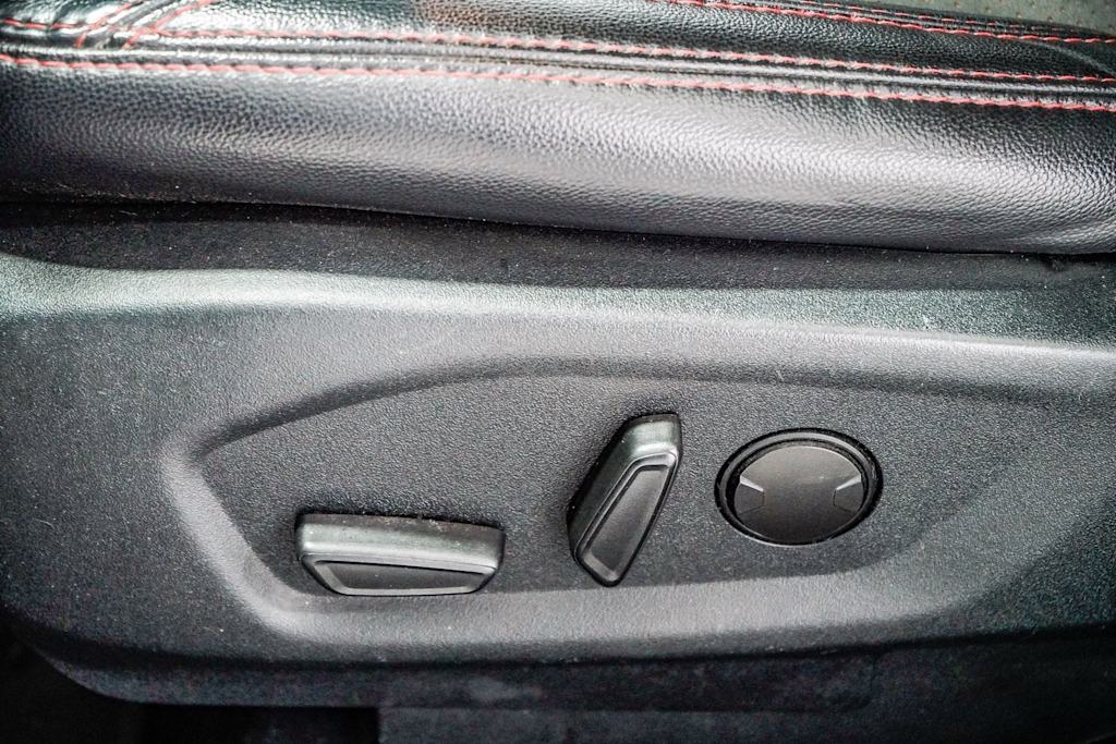 Thumbnail: 2019 Ford Explorer - 25