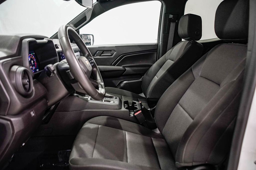 Thumbnail: 2024 Chevrolet Colorado - 10