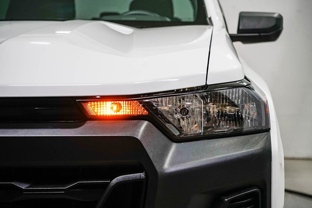 Thumbnail: 2024 Chevrolet Colorado - 19