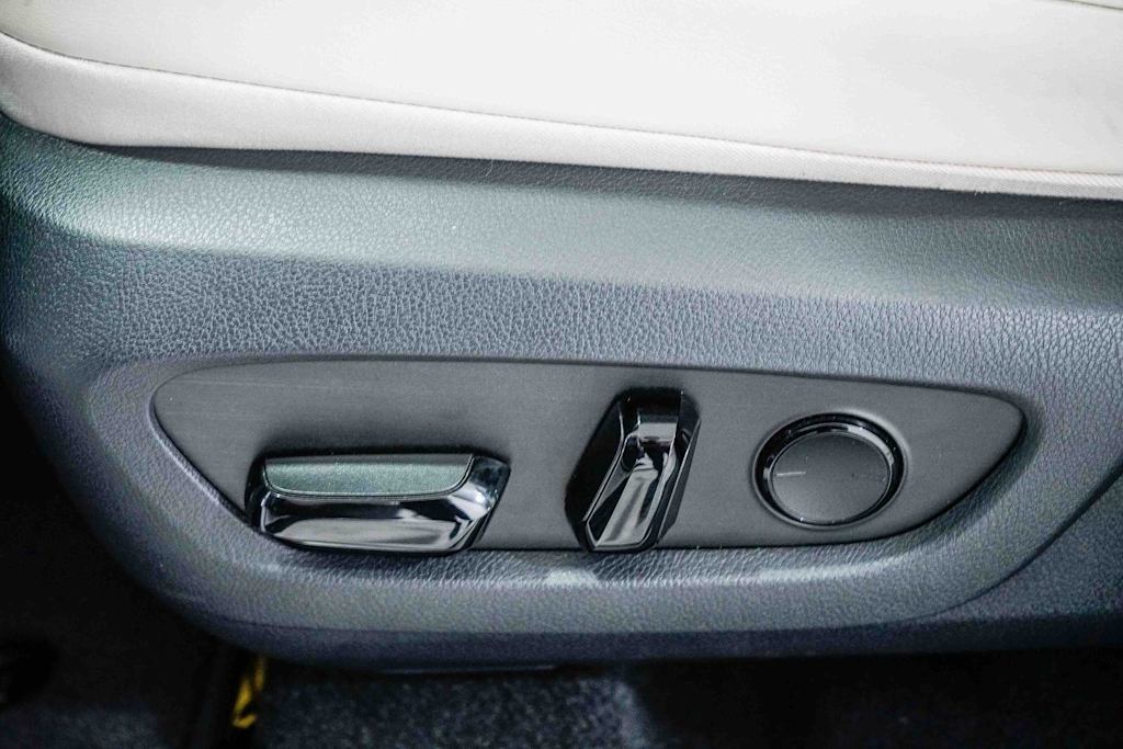 Thumbnail: 2024 Lexus RX - 26