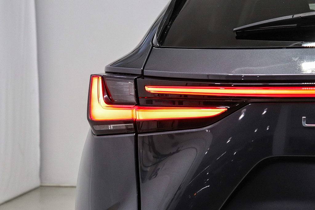 Thumbnail: 2024 Lexus ES - 5