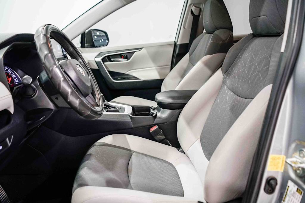 Thumbnail: 2019 Toyota RAV4 - 11