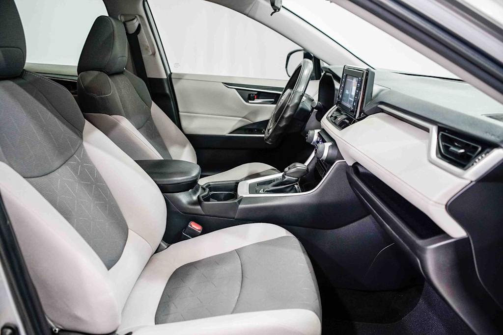 Thumbnail: 2019 Toyota RAV4 - 10