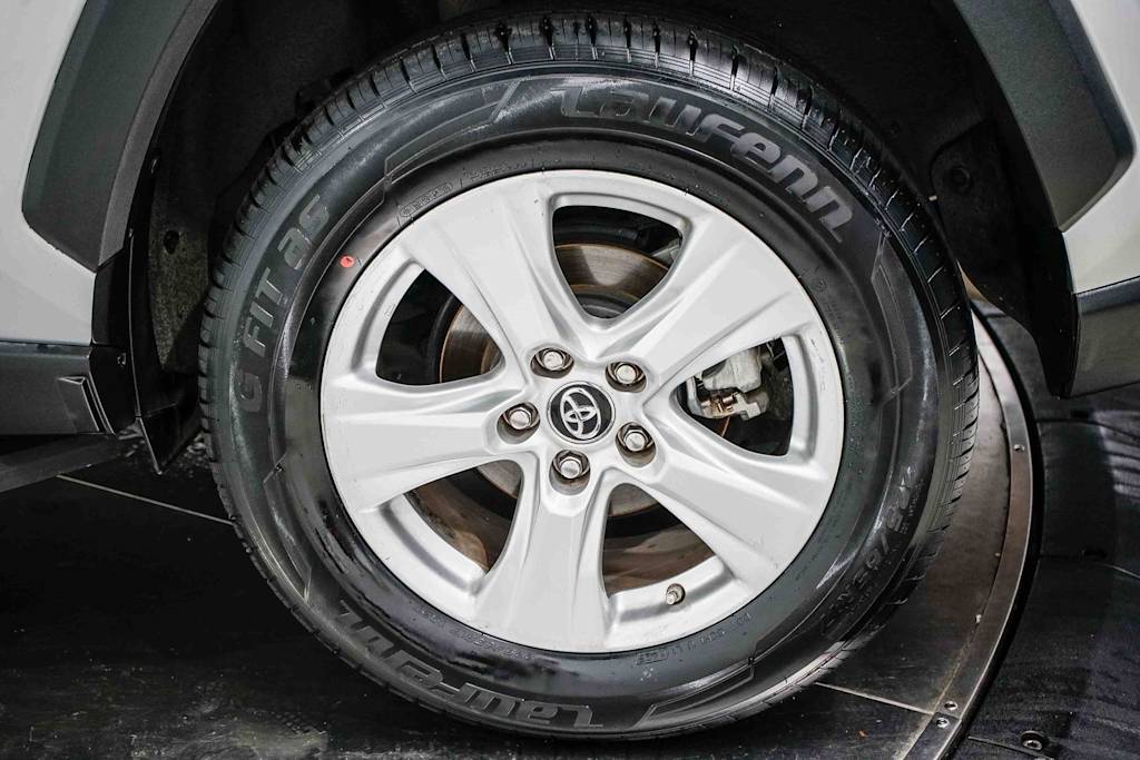 Thumbnail: 2019 Toyota RAV4 - 7