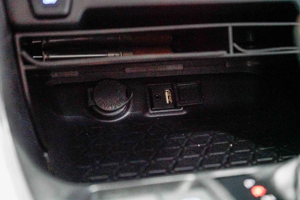 Thumbnail: 2019 Toyota RAV4 - 28