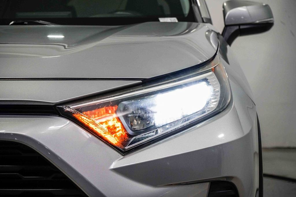Thumbnail: 2019 Toyota RAV4 - 22