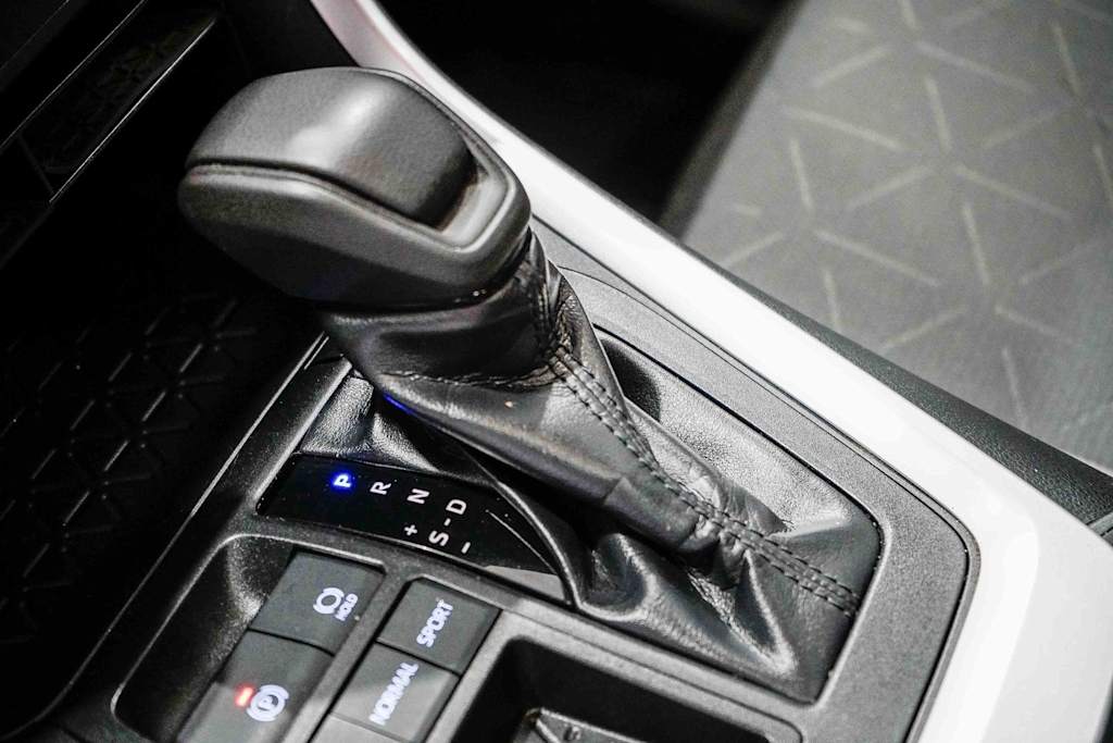 Thumbnail: 2019 Toyota RAV4 - 15