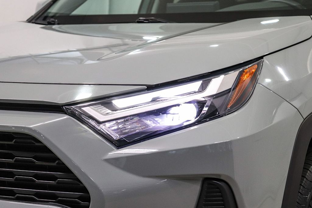 Thumbnail: 2023 Toyota RAV4 - 20