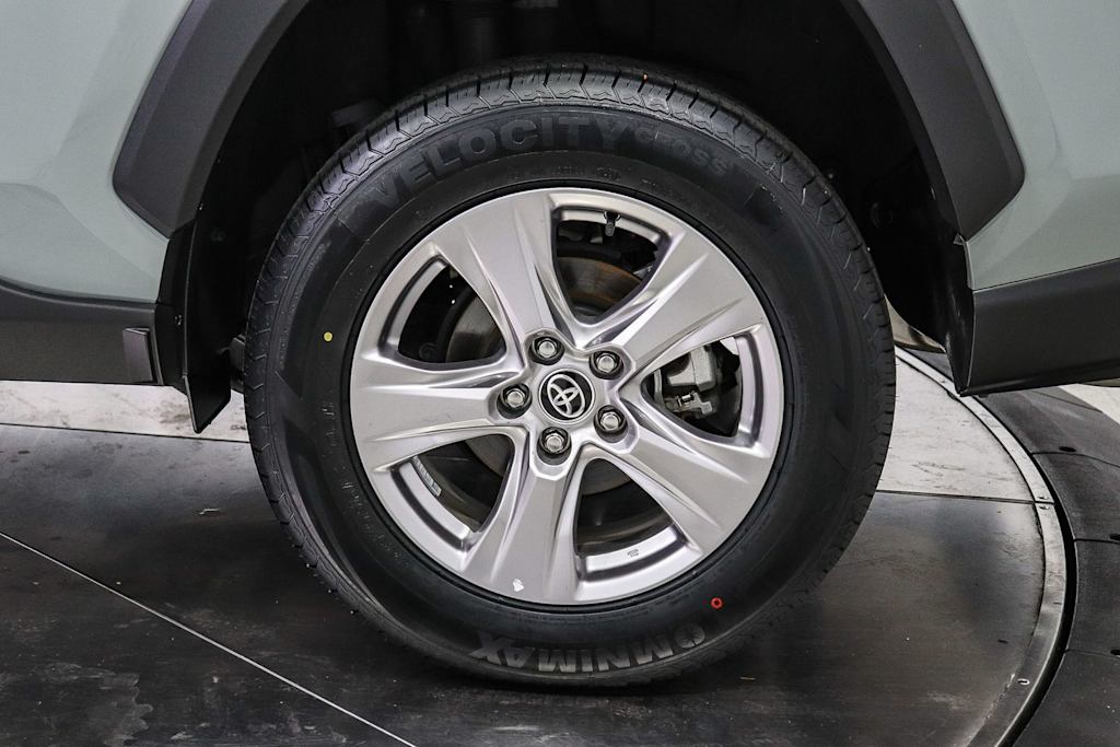 Thumbnail: 2023 Toyota RAV4 - 21