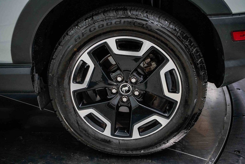 Thumbnail: 2022 Ford Bronco Sport - 6