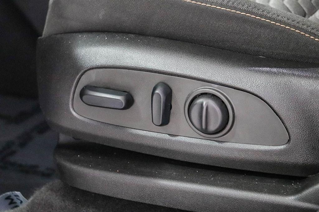 Thumbnail: 2019 Chevrolet Equinox - 24