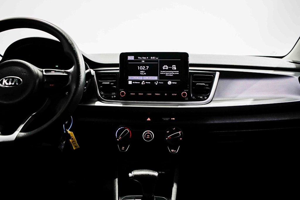 Thumbnail: 2021 Kia Rio - 8