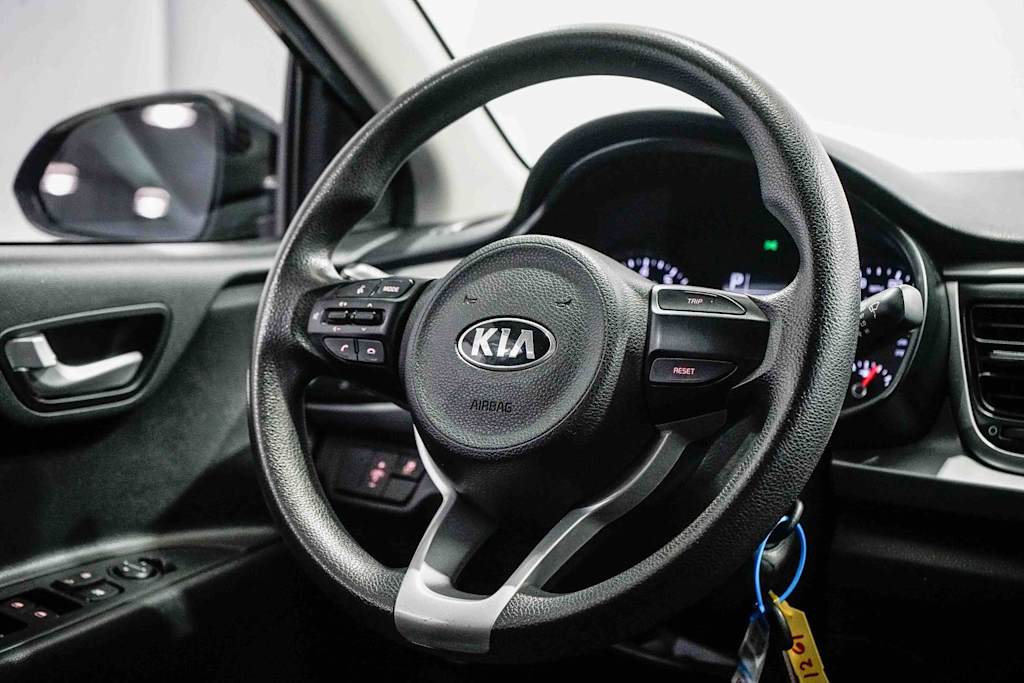 Thumbnail: 2021 Kia Rio - 12