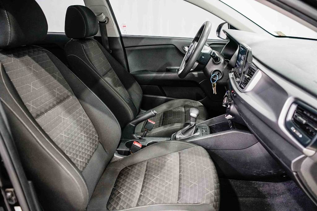 Thumbnail: 2021 Kia Rio - 9