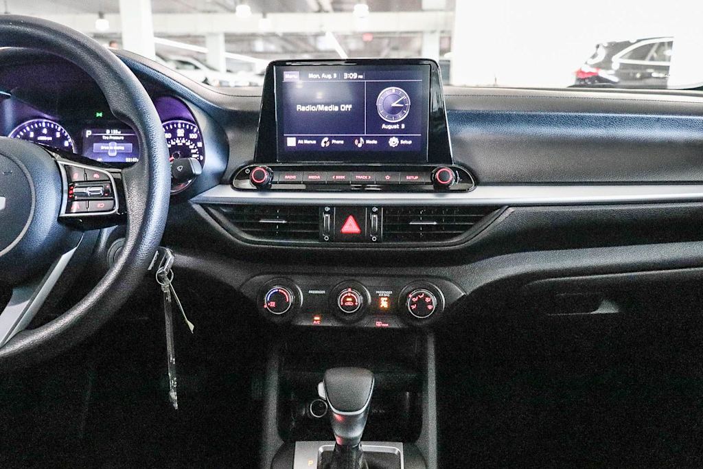 Thumbnail: 2023 Kia Forte - 8