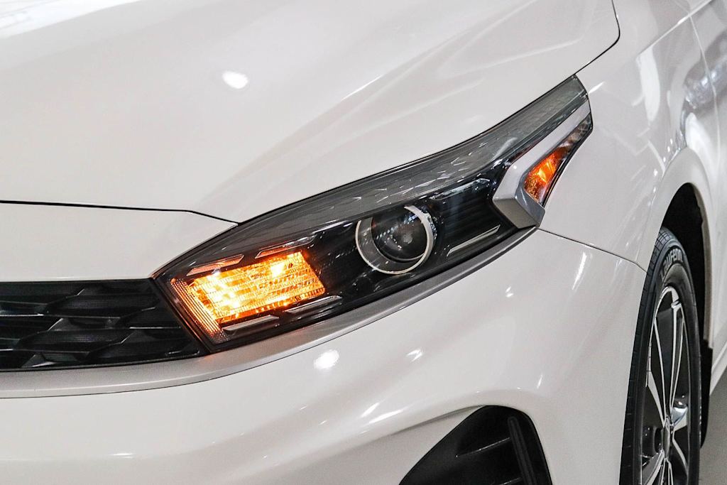 Thumbnail: 2023 Kia Forte - 20