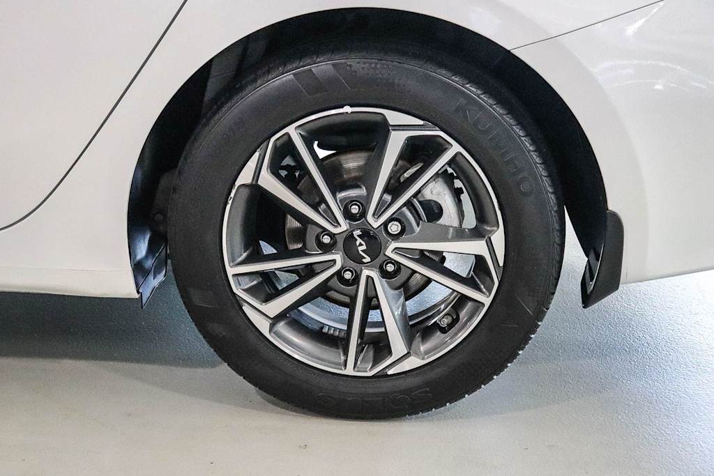 Thumbnail: 2023 Kia Forte - 22
