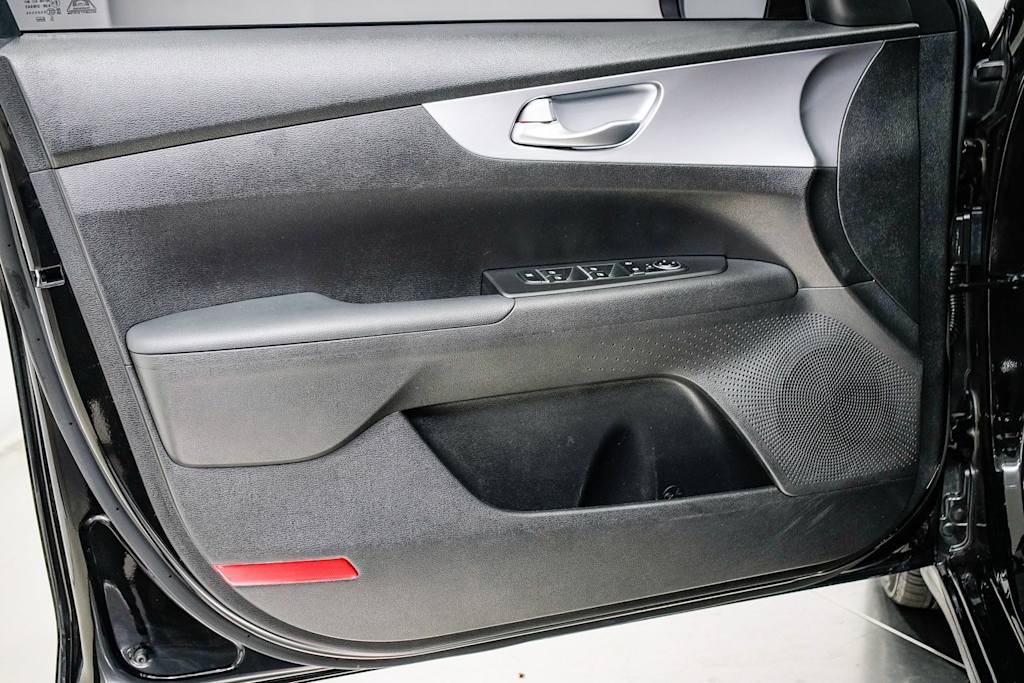 Thumbnail: 2023 Kia Forte - 23