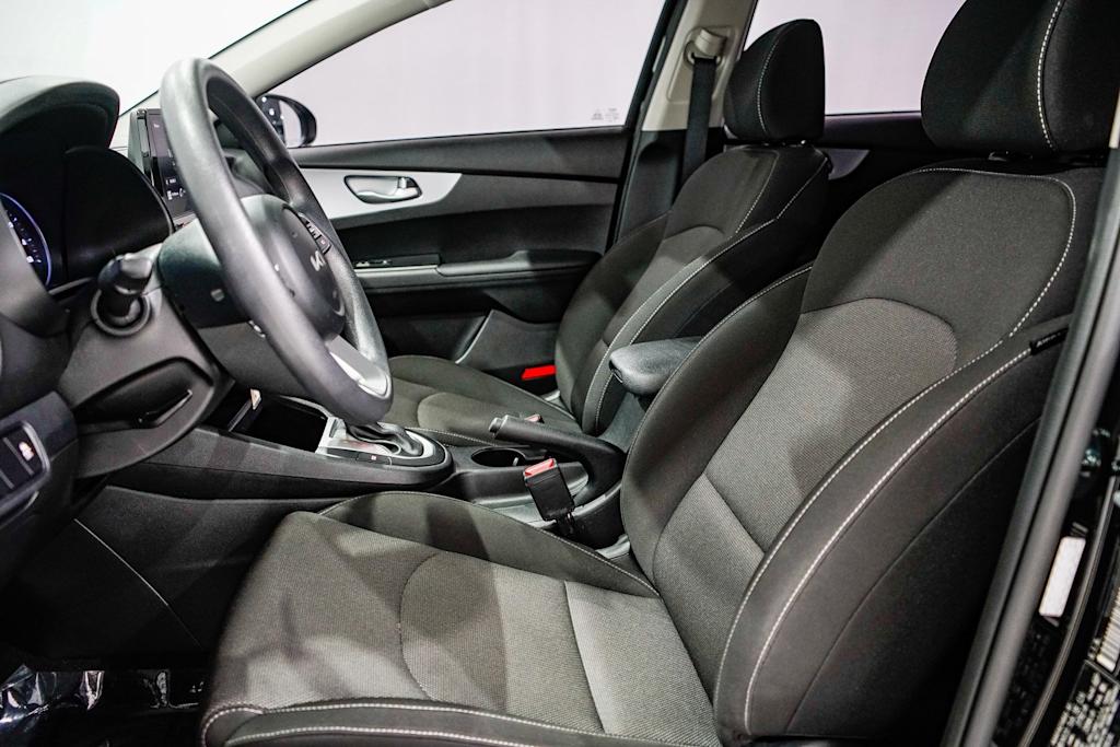 Thumbnail: 2023 Kia Forte - 9