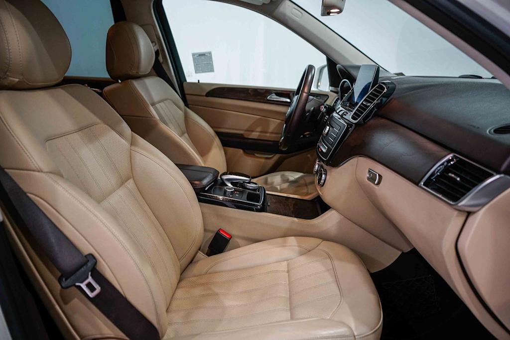 Thumbnail: 2017 Mercedes-Benz GLE - 9