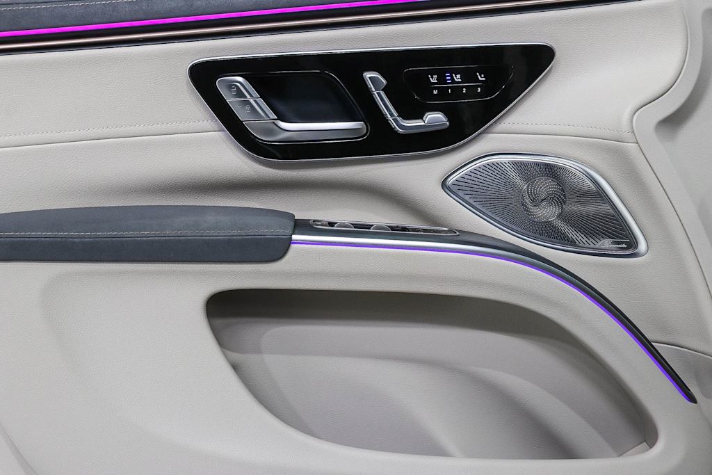 Thumbnail: 2023 Mercedes-Benz EQS - 27