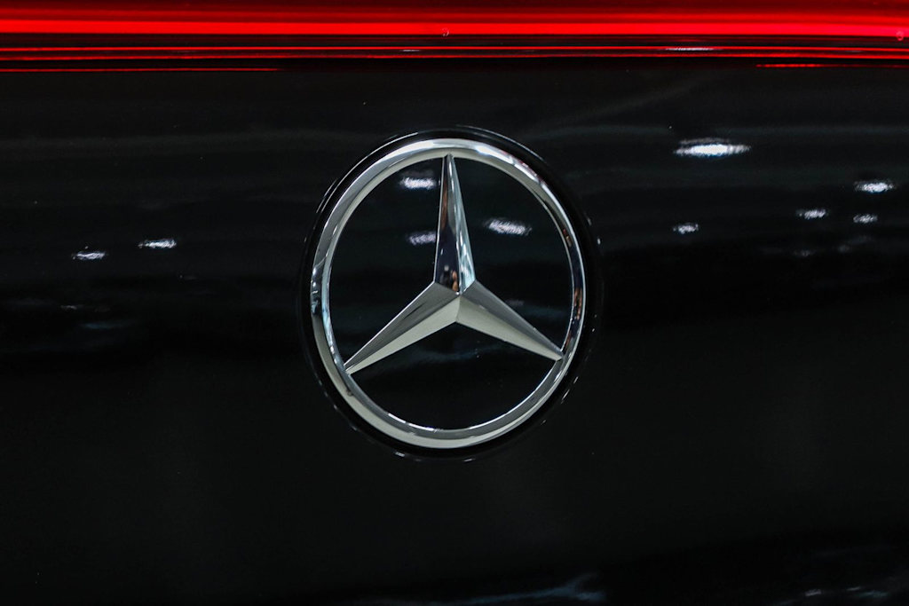 Thumbnail: 2023 Mercedes-Benz EQS - 22