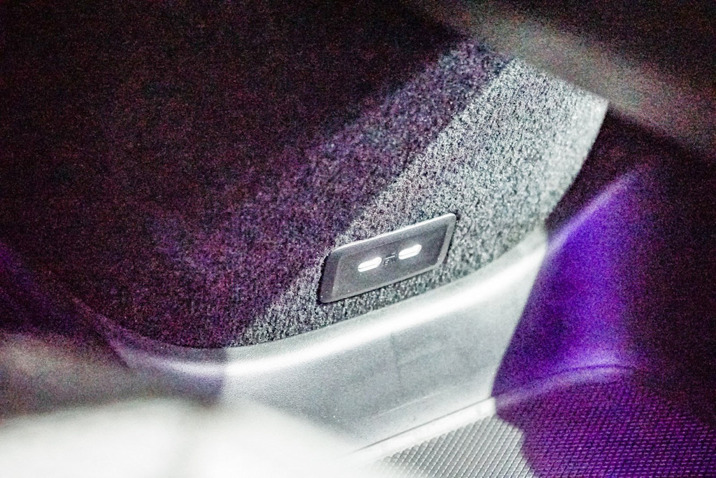 Thumbnail: 2023 Mercedes-Benz EQS - 6