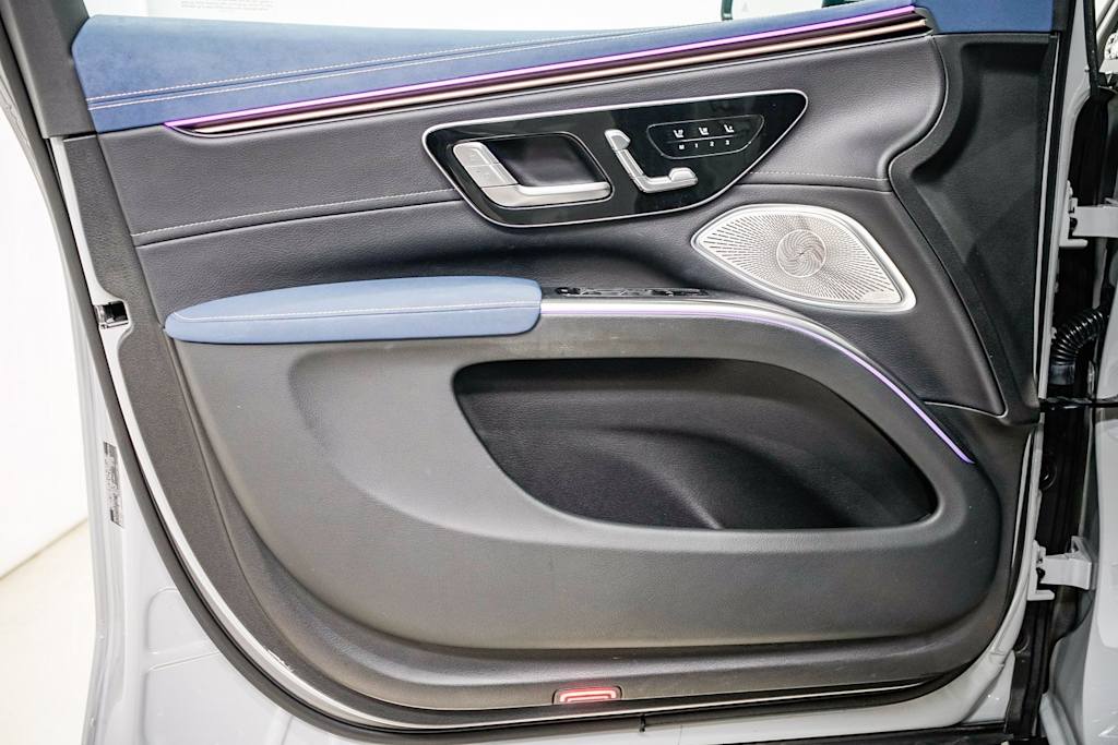 Thumbnail: 2023 Mercedes-Benz EQS - 22