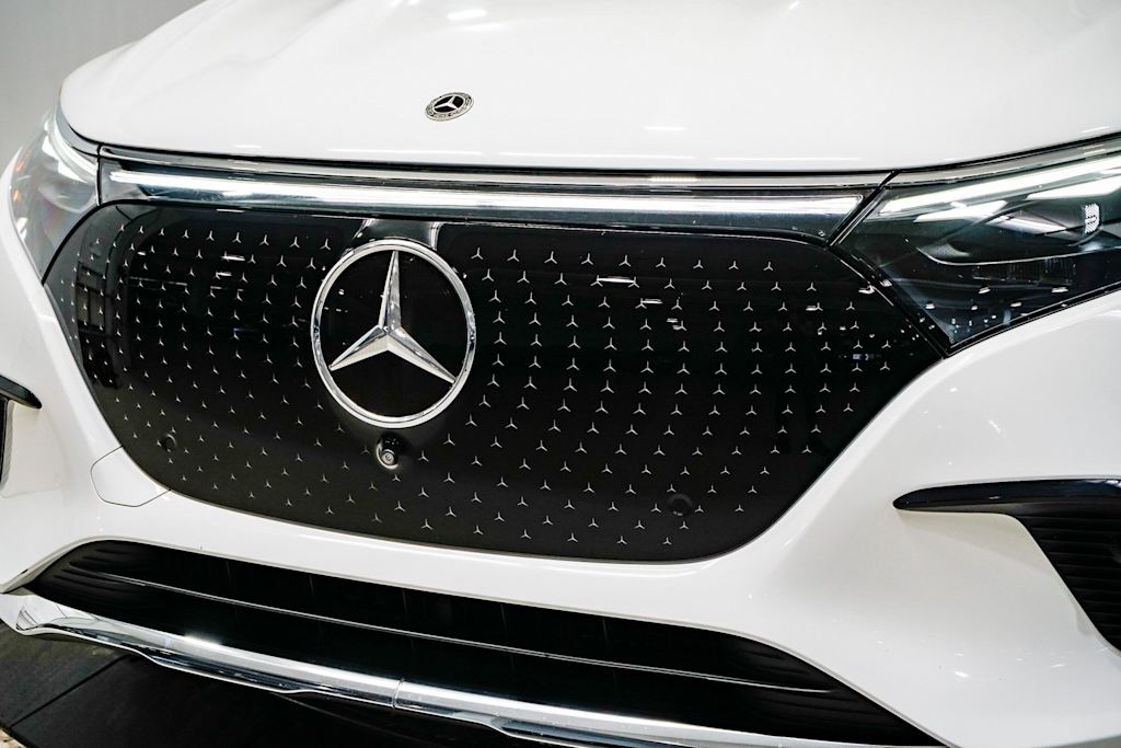 Thumbnail: 2023 Mercedes-Benz EQS - 20