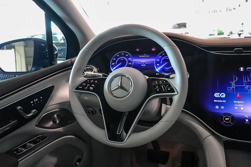 Thumbnail: 2023 Mercedes-Benz EQS - 6